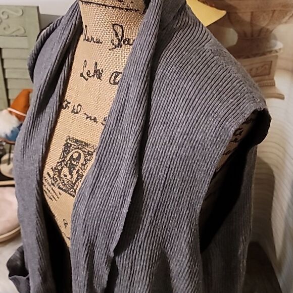 Hampshire Studio Cover Up Size L - Picture 2 of 5